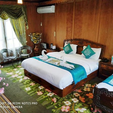 The Mughal Sheraton Houseboat Hotell Durgjan Eksteriør bilde