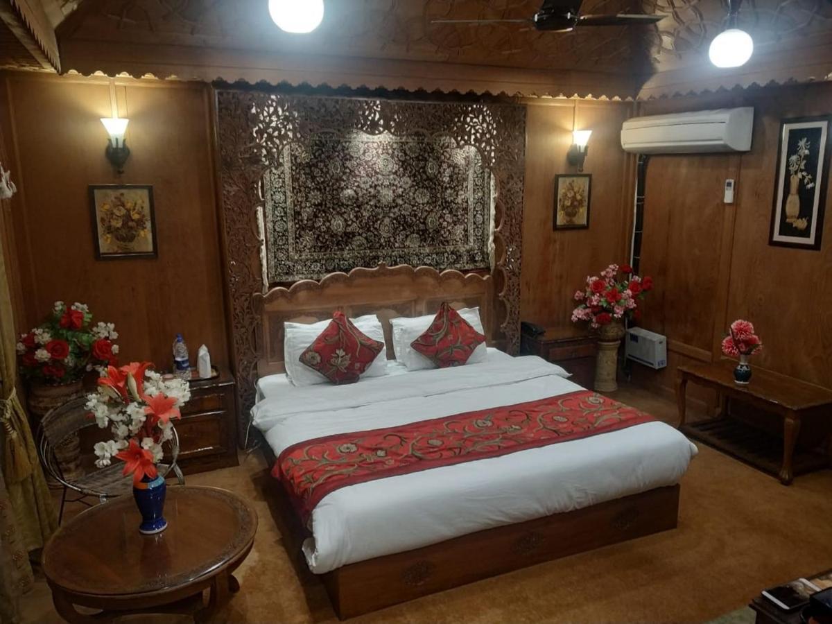 The Mughal Sheraton Houseboat Hotell Durgjan Eksteriør bilde