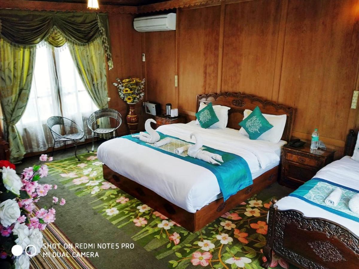 The Mughal Sheraton Houseboat Hotell Durgjan Eksteriør bilde