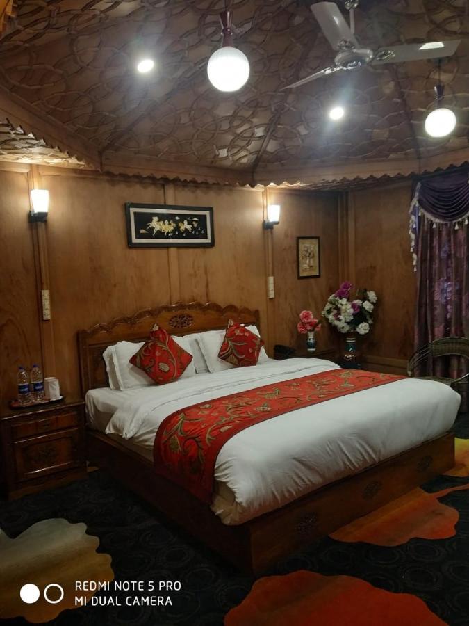 The Mughal Sheraton Houseboat Hotell Durgjan Eksteriør bilde