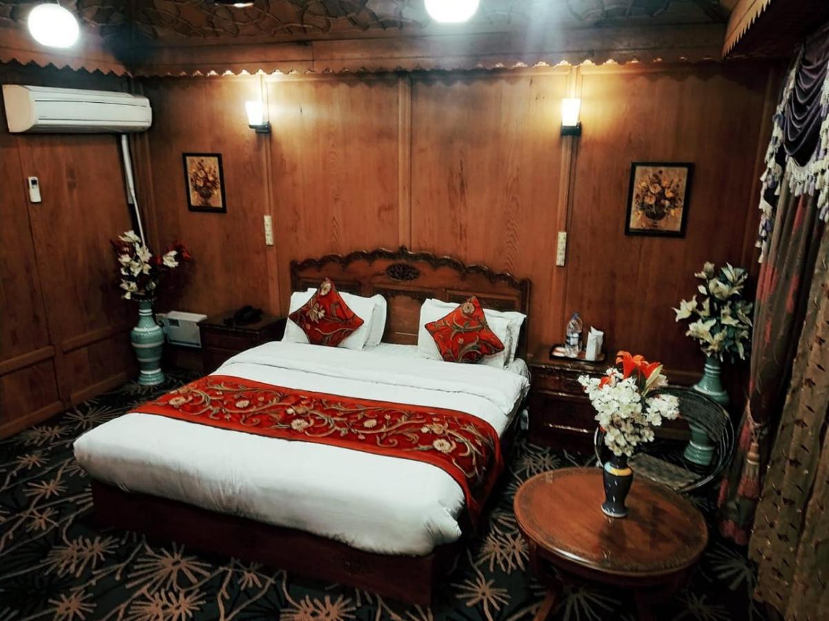 The Mughal Sheraton Houseboat Hotell Durgjan Eksteriør bilde